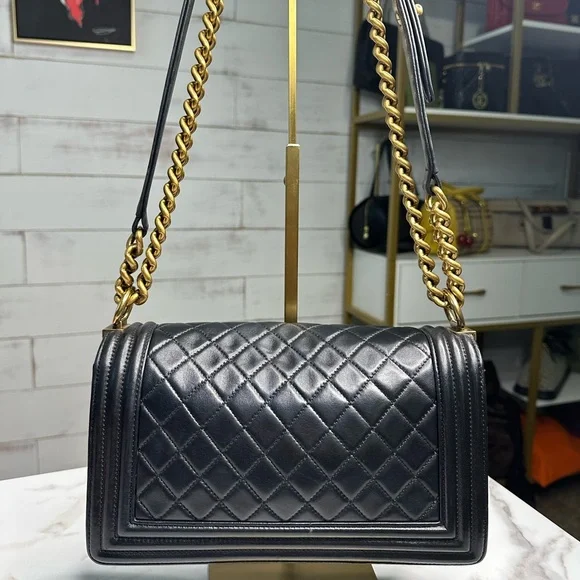 SOLD❌❌❌ Chanel Old Medium Boy Bag - Picture 7 of 17